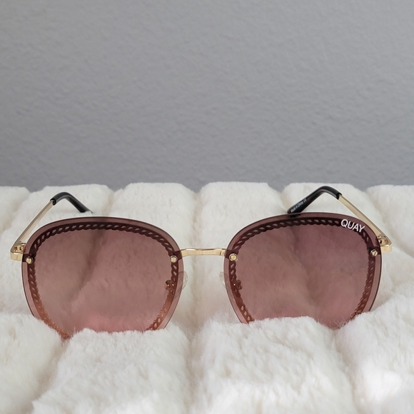 QUAY // ltd ed chrissy teigen collab chain pink brown rimless round sunglasses - Picture 6 of 16